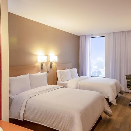 Fiesta Inn Cuautitlan Куаутитлан-Искальи Экстерьер фото