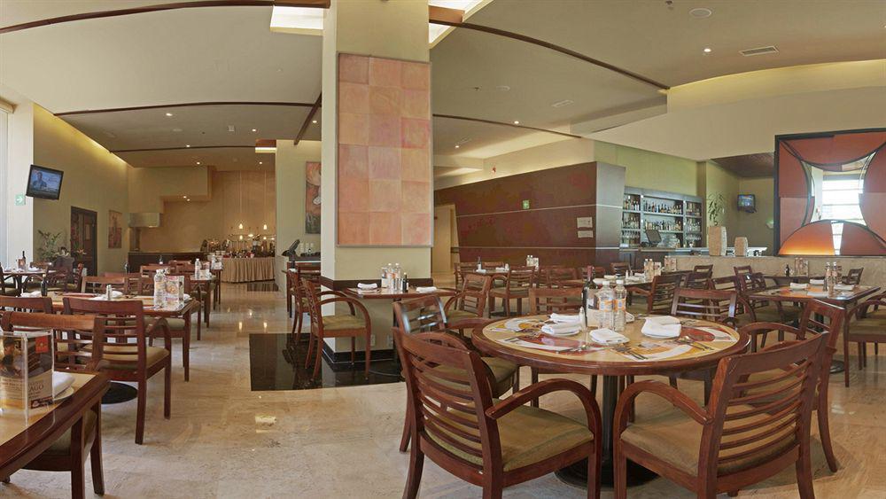 Fiesta Inn Cuautitlan Куаутитлан-Искальи Экстерьер фото