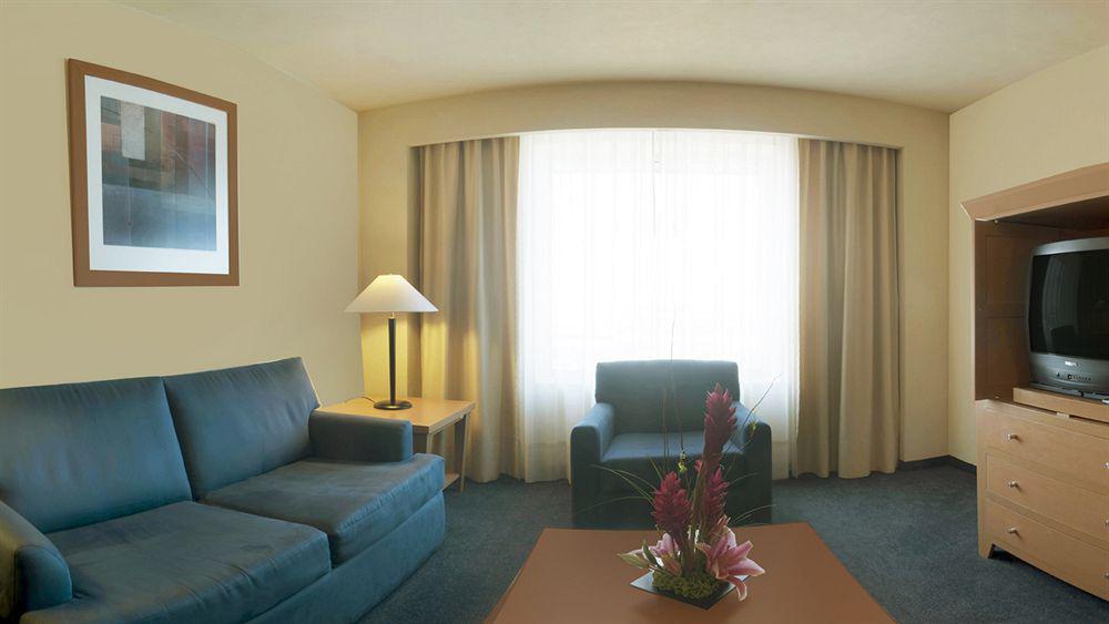 Fiesta Inn Cuautitlan Куаутитлан-Искальи Экстерьер фото
