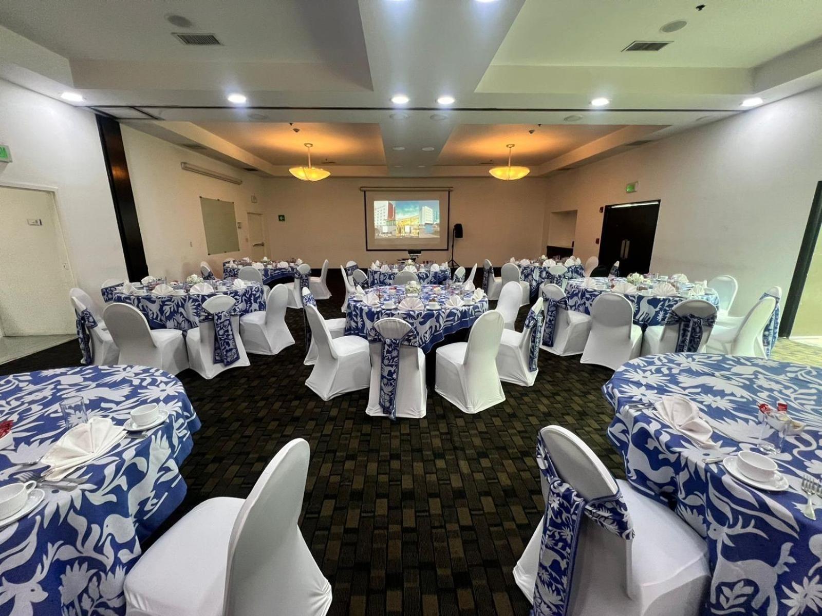 Fiesta Inn Cuautitlan Куаутитлан-Искальи Экстерьер фото